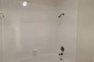 11711 Memorial Dr, Houston, TX 77024 - Photo 7