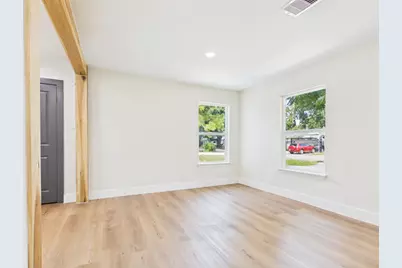 58 Trenwood Lane, Houston, TX 77022 - Photo 7
