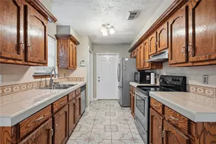 7522 Shoshone Dr, Baytown, TX 77521 - Photo 5