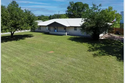 107 E Reunion Street, Fairfield, TX 75840 - Photo 1