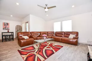 8134 Sugar Cane Ln, Rosharon, TX 77583 - Photo 3