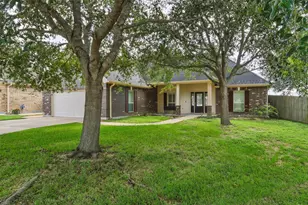 227 Village Dr, Sealy, TX 77474 - Photo 1