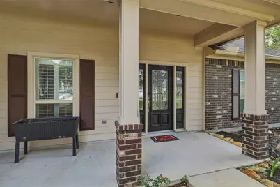 227 Village Dr, Sealy, TX 77474 - Photo 3