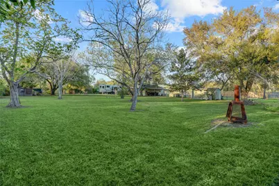 300 Mustang Road, Alvin, TX 77511 - Photo 17