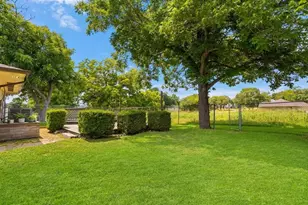 526 14th St, Hempstead, TX 77445 - Photo 7