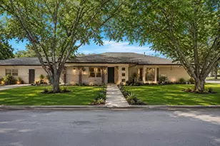 526 14th St, Hempstead, TX 77445 - Photo 1