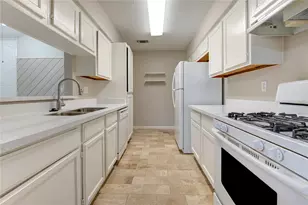 212 Quaker Dr, Friendswood, TX 77546 - Photo 11