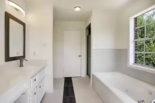 12818 Chamberlain Dr, Houston, TX 77077 - Photo 11