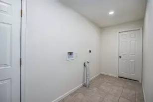 109 Staples Dr, Baytown, TX 77523 - Photo 23