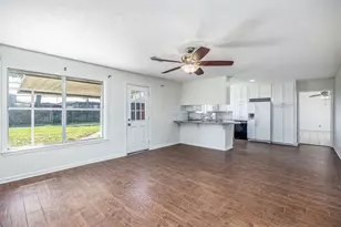 109 Staples Dr, Baytown, TX 77523 - Photo 15