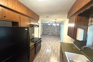 1722 Briar Ln, Wharton, TX 77488 - Photo 7