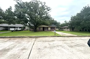 1722 Briar Ln, Wharton, TX 77488 - Photo 3