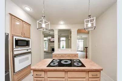 1123 Spinnaker Way, Sugar Land, TX 77498 - Photo 9