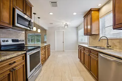 1919 Spillers Lane, Houston, TX 77043 - Photo 7