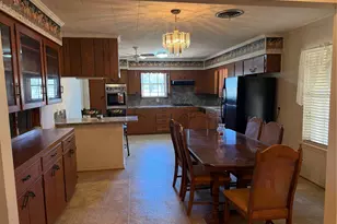 285 Meadowview Dr, El Campo, TX 77437 - Photo 11