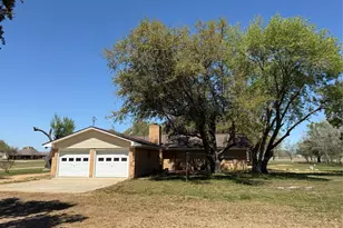 285 Meadowview Dr, El Campo, TX 77437 - Photo 5