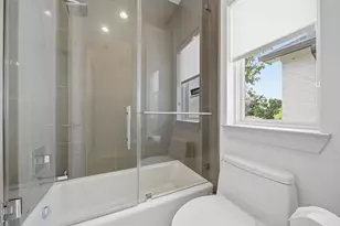 6610 Sivley St, Houston, TX 77055 - Photo 37