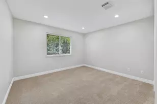 5914 Shadow Creek Ct, Baytown, TX 77523 - Photo 13