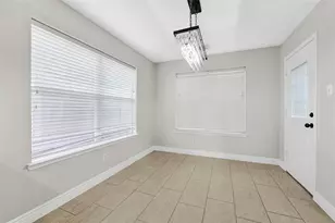 5914 Shadow Creek Ct, Baytown, TX 77523 - Photo 7
