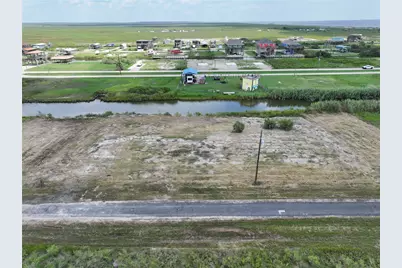 1108 Pennington Street, Gilchrist, TX 77617 - Photo 5