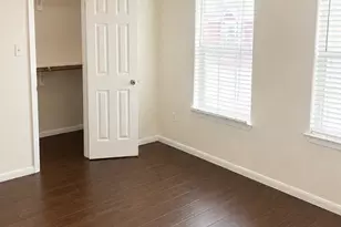 6837 Larkstone St, Houston, TX 77028 - Photo 7