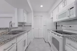 2800 Jeanetta St, Houston, TX 77063 - Photo 11