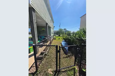 16606 Curlew Road, Jamaica Beach, TX 77554 - Photo 19