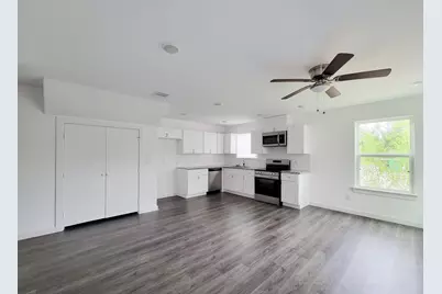 8122 Sterlingshire Street #A, Houston, TX 77078 - Photo 5
