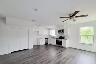 8122 Sterlingshire St, Houston, TX 77078 - Photo 5