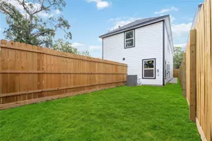 8122 Sterlingshire St, Houston, TX 77078 - Photo 29