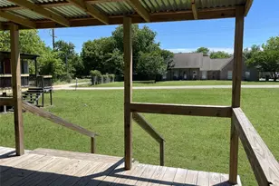 322 E College St, Fairfield, TX 75840 - Photo 5