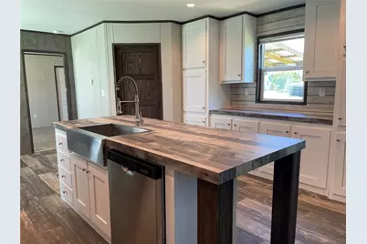 322 E College Street, Fairfield, TX 75840 - Photo 13