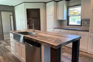 322 E College St, Fairfield, TX 75840 - Photo 13