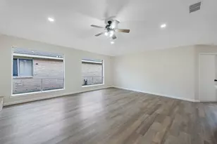 2792 Forest Point Dr, League City, TX 77573 - Photo 9