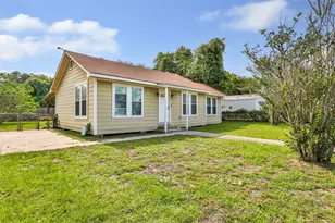 1811 Reese St, Liberty, TX 77575 - Photo 3