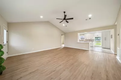 355 Windsor Square, Alvin, TX 77511 - Photo 7