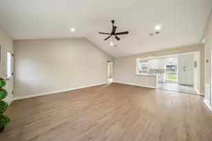 355 Windsor Square, Alvin, TX 77511 - Photo 7