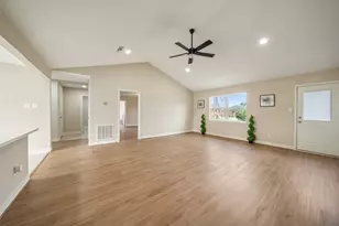 355 Windsor Square, Alvin, TX 77511 - Photo 9