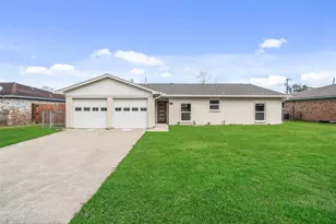 355 Windsor Square, Alvin, TX 77511 - Photo 1