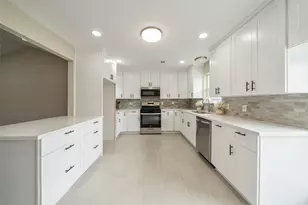 355 Windsor Square, Alvin, TX 77511 - Photo 11