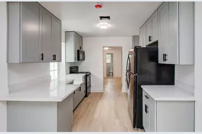 10309 Wiggins Street, Houston, TX 77029 - Photo 9