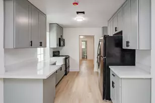 10309 Wiggins St, Houston, TX 77029 - Photo 9