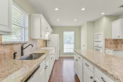 313 Winding Oak Lane S, League City, TX 77573 - Photo 15