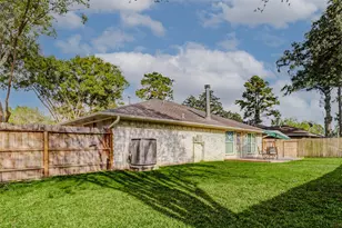 2410 Clear Ridge Dr, Houston, TX 77339 - Photo 13