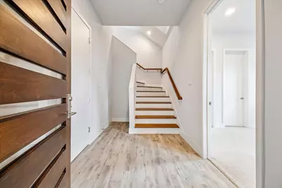 864 Wakefield Drive #E, Houston, TX 77018 - Photo 3