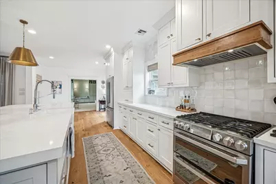 810 Silvergate Drive, Houston, TX 77079 - Photo 11