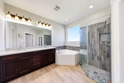 267 Freeman Boulevard, West Columbia, TX 77486 - Photo 5