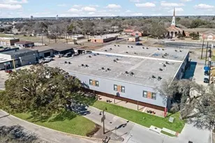 612 W Texas Ave, Baytown, TX 77520 - Photo 1