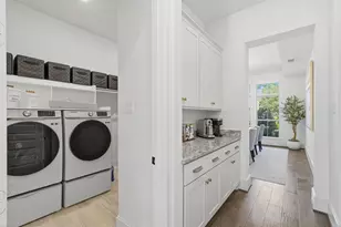 96 Winter Sunrise Cir, The Woodlands, TX 77375 - Photo 35