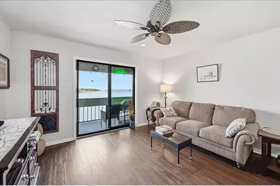 560 Pleasure Island Boulevard #222, Port Arthur, TX 77640 - Photo 5